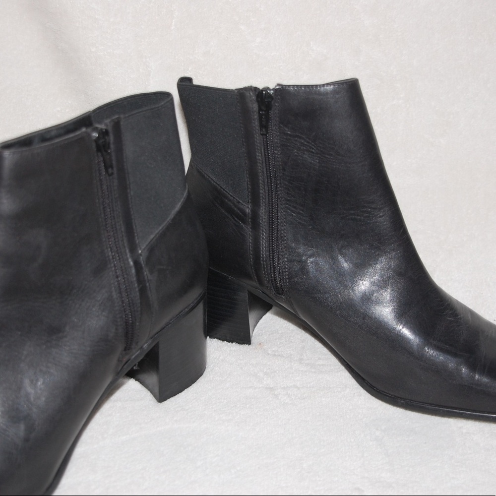 Black leather ankle boots, 11M, never worn. - Picture 3 of 5